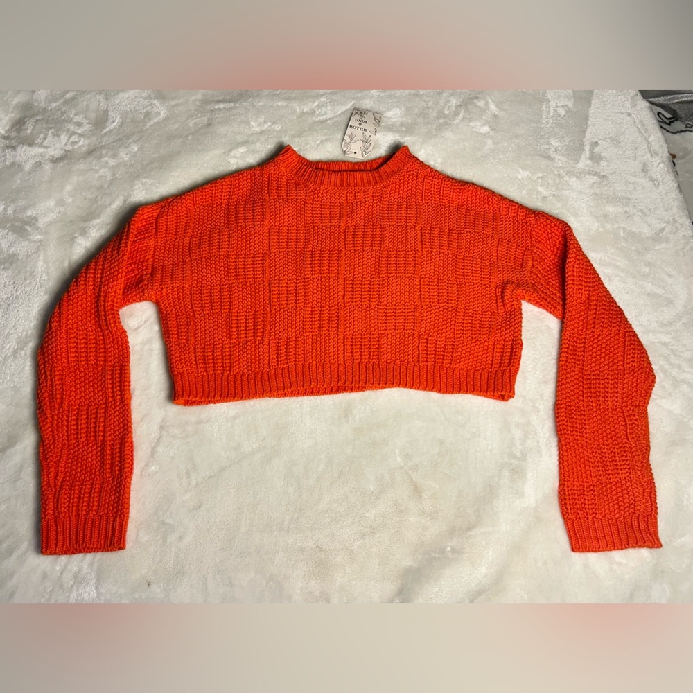 Wind & Willow cropped sweater size Medium. Color: Tomato. NWT